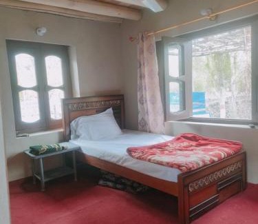 Azad Kashmir Hotel | Areshman Organic Guest House & Hotel