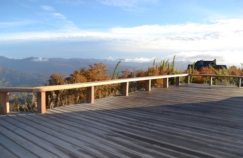 Lanin National Park House | Argentinian Patagonia Andes ski, lake and mountainview