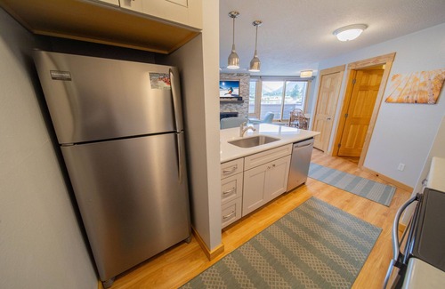 Lakeside Village Condo | Argentine 1504