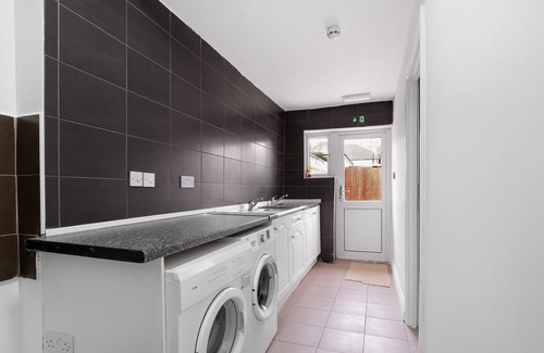 Norwood Green Apartment | Argyll Rooms 3 Self-Contained Studio with En-Suite