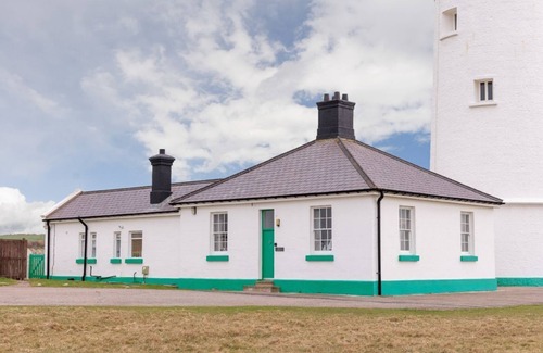 Llantwit Major Cottage | Ariel a lighthouse keepers cottage with accommodation for up to five guests.
