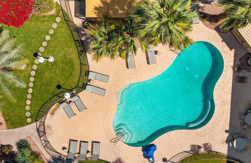 Papago Parkway House | Arizona Fishhook Suite