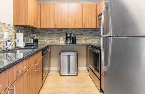 Radnor - Fort Myer Heights Apartment | Arlington 1BR Corporate Rental w/ Concierge + Gym