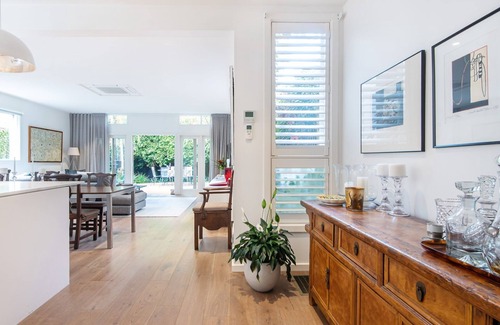 Armadale House | Armadale Elegance a beautiful home close to High Street