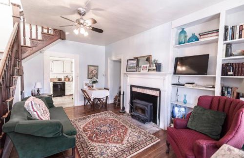 Bolivar House | Armory Quarters A