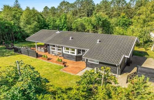 Aalbaek House | "Arny" - 1.5km from the sea by Interhome