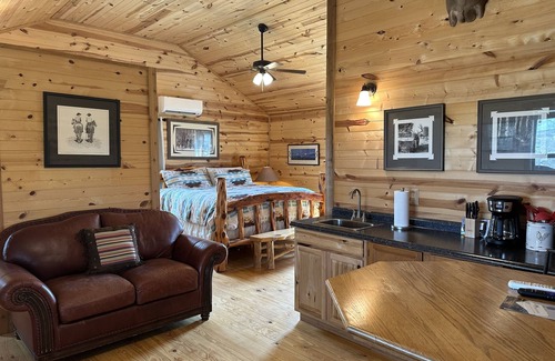 Fredericksburg Cabin | Arrowhead Cabin at Wolf Creek Guest Ranch