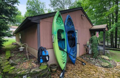Pocono Lake House | Arrowhead Lodge Walk To Lake & Private Dock