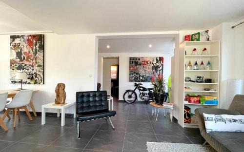 Duingt Apartment | Art Booking . . . by Benoit B