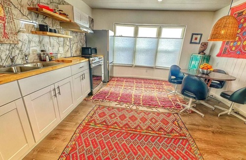Cottonwood-Verde Village House | Art-filled retreat 15 mins from Sedona