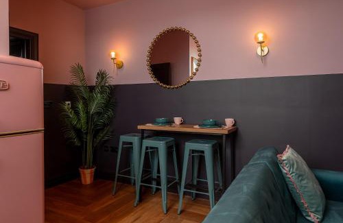 Barnard Castle Apartment | Art-Inspired Apartment in City