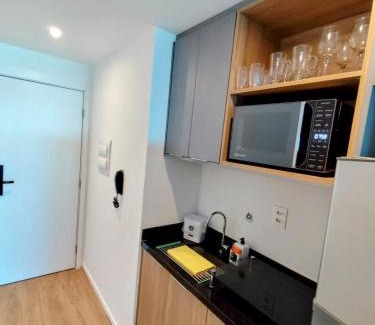 Pituba Apartment | Art Studio - Praia de Armação - 36m Frente Mar - PÉ NA AREIA ! Com Varanda Gourmet - ALTO PADRÃO