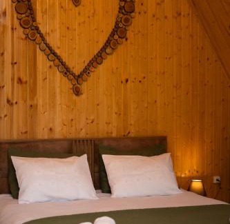 Imereti Ski Chalet | Artanisi an island in Artana