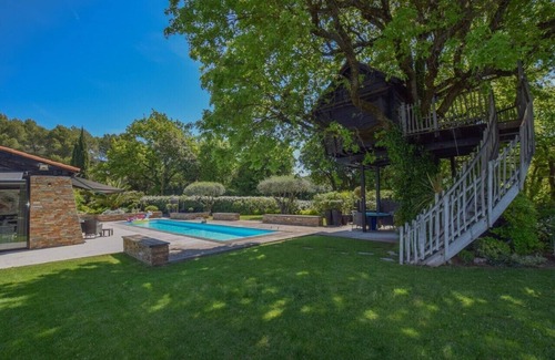 Trans-en-Provence Villa | ARTIST'S HOUSE FOR 10 PEOPLE WITH HEATED SWIMMING POOL, SECURED VAR RETREAT