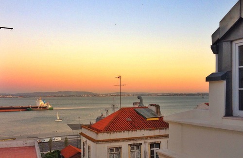Alfama Apartment | Artist Studio - Alfama Old Town