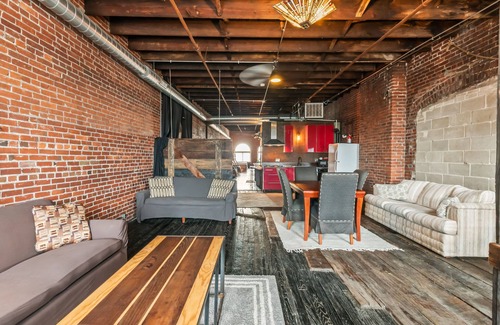 Downtown St. Louis Apartment | Artist Warehouse Loft - Downtown St. Louis - Boutique Hotel Sleeps 7-18
