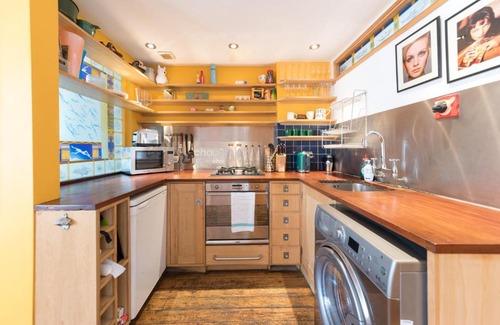 Carnaby Apartment | Artistic and Soulful Carnaby Street Movie Pad