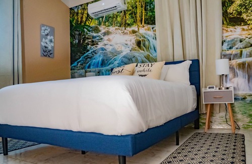 Greenwich Estate House | Artistic Tranquil: Gated 1-Br in Ocho Rios Jamaica