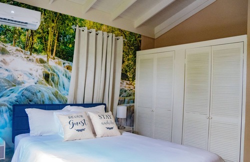 Greenwich Estate House | Artistic Tranquil: Gated 1-Br in Ocho Rios Jamaica