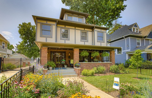 Near Northside Apartment | Arts and Crafts 3 bedroom/2 bath apartment (2nd floor)