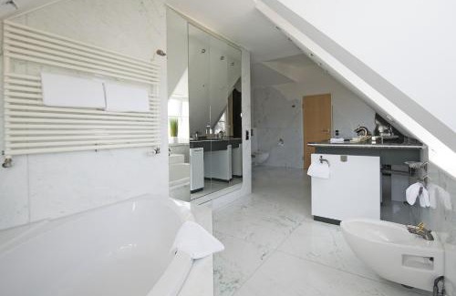 Radolfzell am Bodensee Hotel | ArtVilla am See - offen März bis Ende Oktober