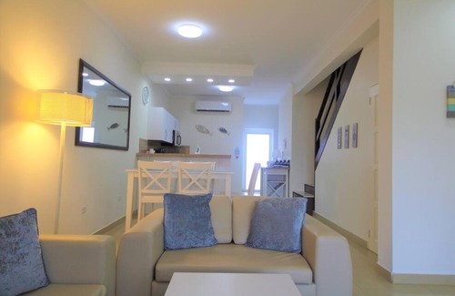 Palm Beach House | Aruba Breeze Condo A5