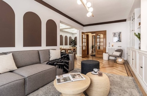 Castillejos Apartment | Arzano - 4 bedrooms and office in Castilla