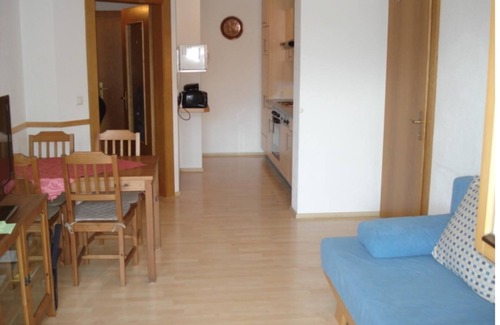 Stumm Apartment | As new apartments in a central location with panoramic views and parking.