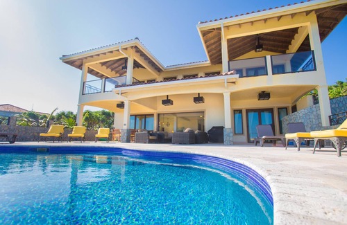 Lighthouse Estates House | As seen on HGTV! Stunning Luxury Waterfront Home Minutes From West Bay Beach