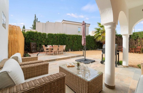 Bell Horizo Apartment | ASHANTI ZEN GARDEN DELUXE SHORT TERM RENTAL (ALTEA AREA COSTA BLANCA)