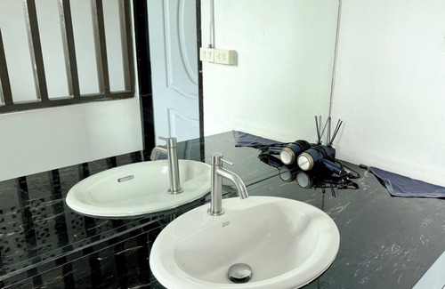 Chang Moi Hotel | Ashi Poshtel
