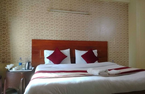 DLF Phase 3 Hotel | Ashvin Palace