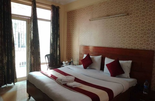 DLF Phase 3 Hotel | Ashvin Palace