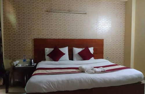 DLF Phase 3 Hotel | Ashvin Palace