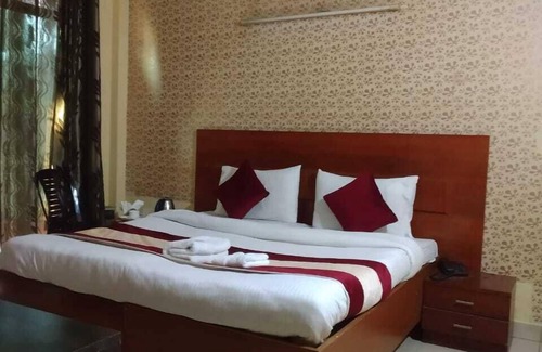 DLF Phase 3 Hotel | Ashvin Palace