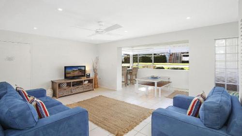 Terrigal House | Ashwood 100 Meters To Beach, Shops, Cafes Accom Holidays