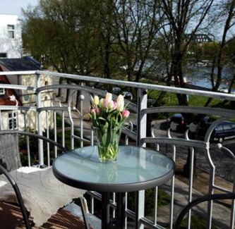 Warnemuende Apartment | Asia Suite - Versteck am Strom