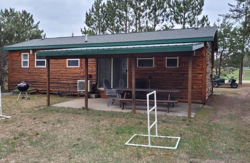 Thompsonville Cabin | Aspen Cottage 2BR 2BA only 1 mile to Crystal Mtn
