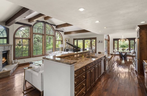 Aspen House | Aspen Paradise! Relax & entertain indoors and outdoors in comfort and serenity.