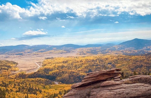 Divide Cabin | Aspen Rock - breathtaking views - HOT TUB - secluded!