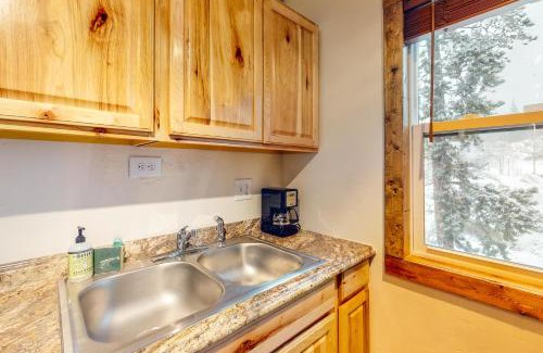 Wildernest Apartment | Aspen Shadows Condo