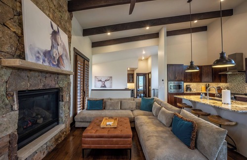 Silverthorne Apartment | Aspen Sky Lodge - Walk to Clubhouse, Mountain Views