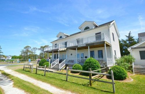 Chincoteague House | Assateague Overlook - Water views w/public dock!
