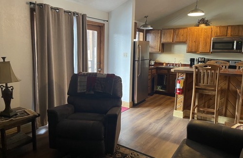 Angel Fire Condo | Assigned Parking Top Floor & 2 easy blocks to slopes