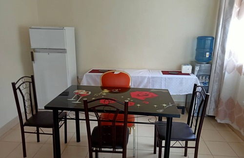 Naivasha House | Assiss place is in a serene and comfy place, next to the road.