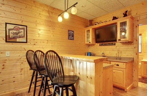 Copperhill Cabin | Astounding River View - New Listing! Luxurious Cabin with Direct River Access and Views
