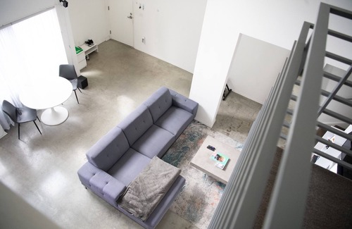 Florence-Graham Apartment | Astounding Urban DTLA Loft10 min from CRYPTO.COM ARENA