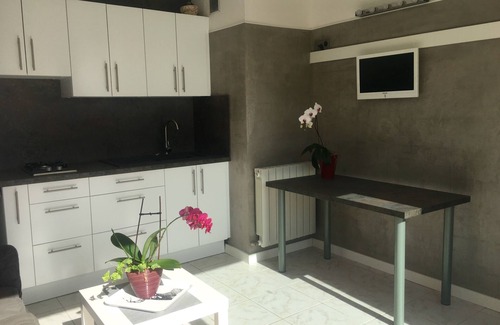 La Cadiere-d'Azur Apartment | At 6km from St Cyr sur Mer and with free Parking 100m from the beach of St Cyr.