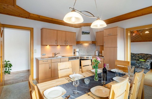 Bruck an der Grossglocknerstrasse Villa | Wonderful villa for 5 guests with WIFI, TV and balcony