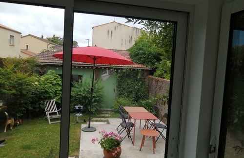 Trentemoult House | At the entrance to the charming village of TRENTEMOULT, La maison de Joséphine,